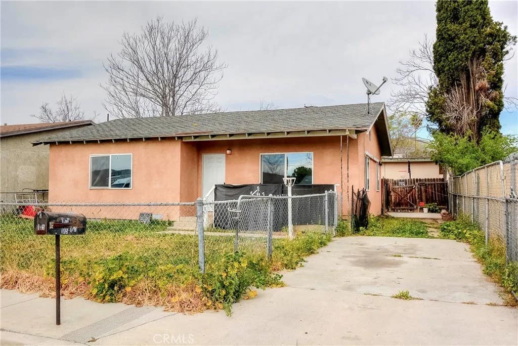 Photo of 185 N Scovell, San Jacinto, CA 92583 (MLS # CV26121995)