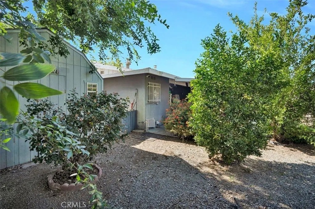 Photo of 200 Vivian LN, Hemet, CA 92543 (MLS # SW26106828)