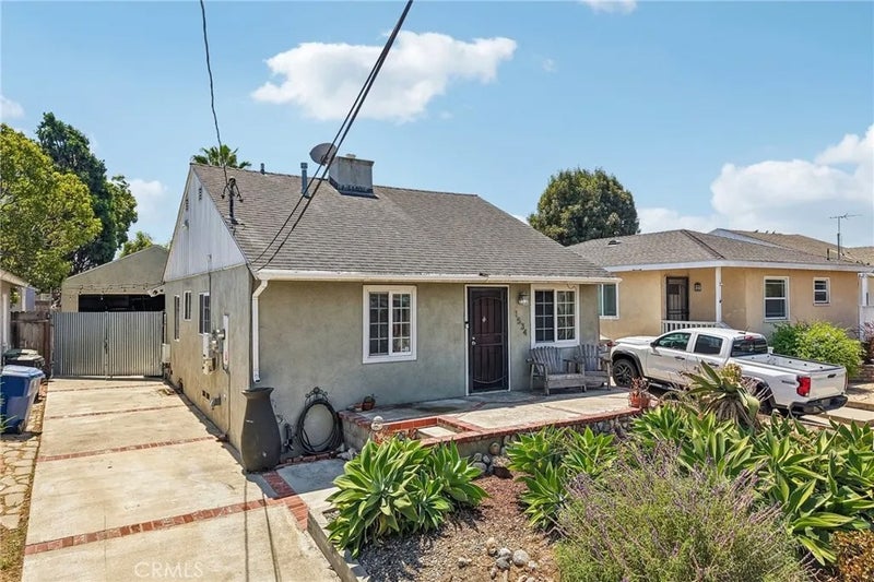 1534 W 213th