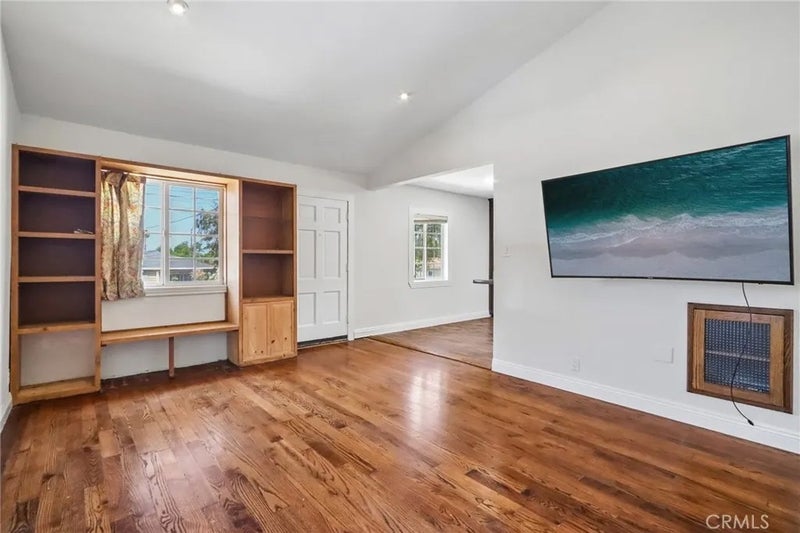 1534 W 213th