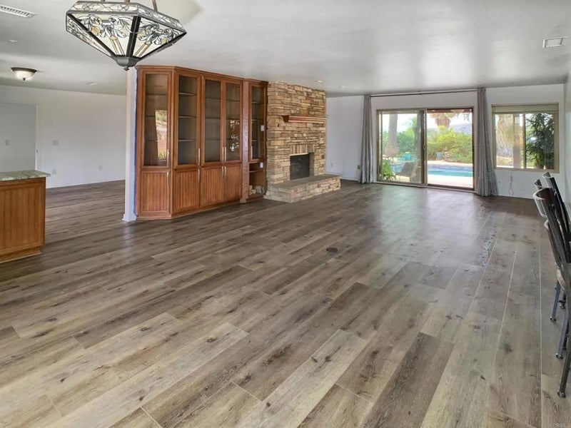 308 La Cresta Heights Rd