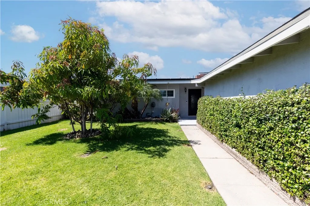 1448 W Berkeley Court