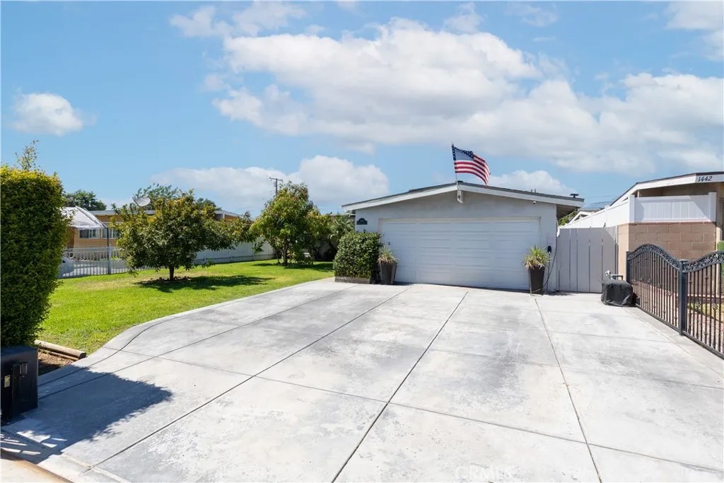 1448 W Berkeley Court