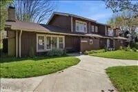5 Meadow Lakes Drive