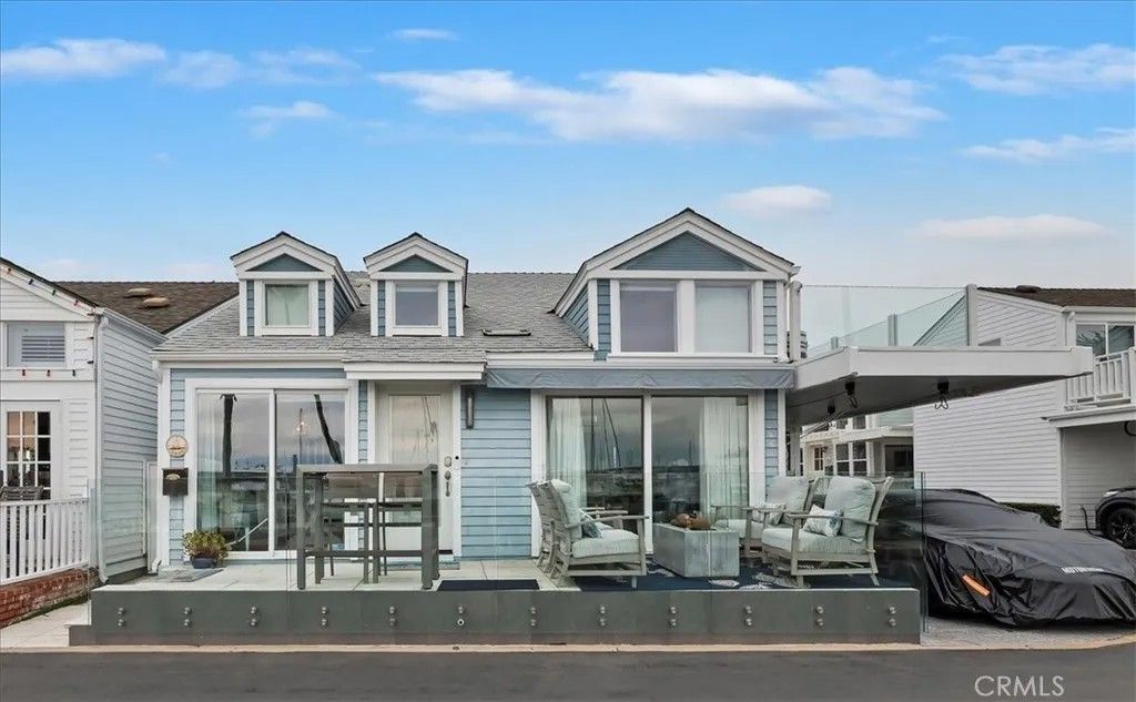 Photo of 58 Beach Dr, Newport Beach, CA 92663 (MLS # IV26004309)