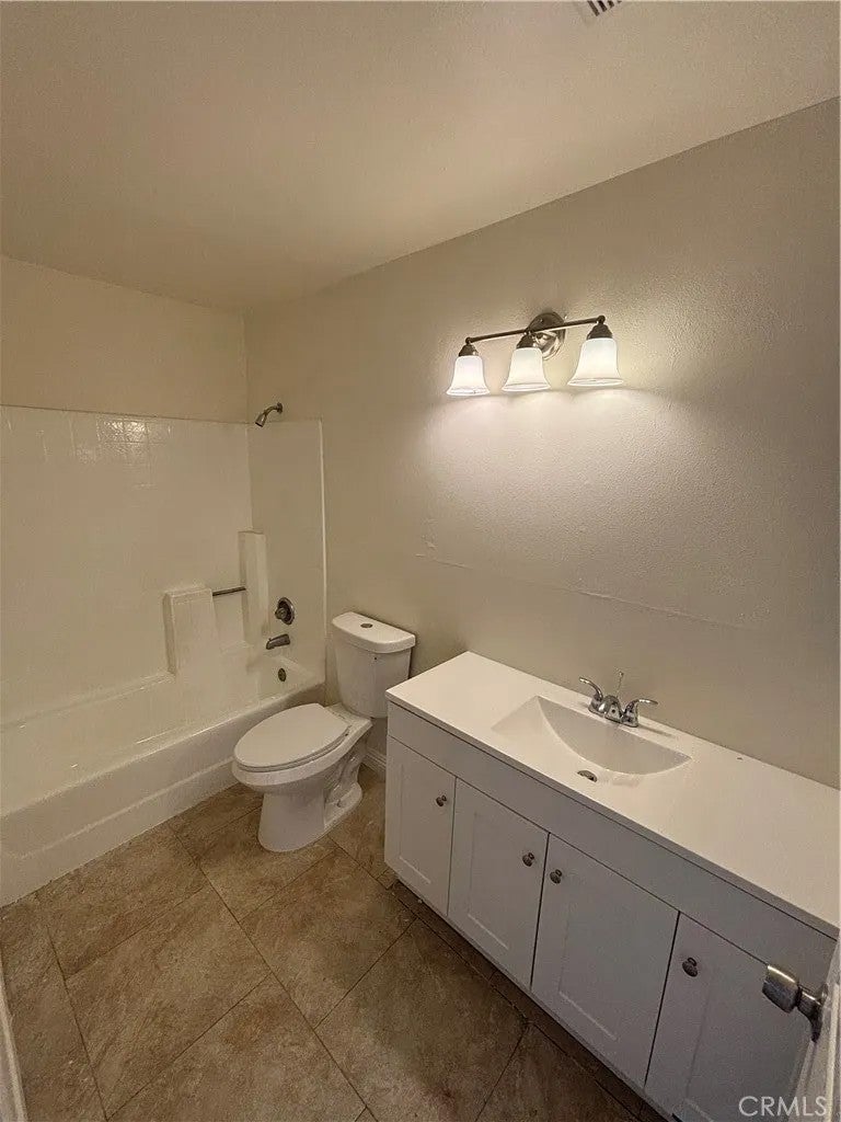 10901 LAUREL CNY BLVD #209