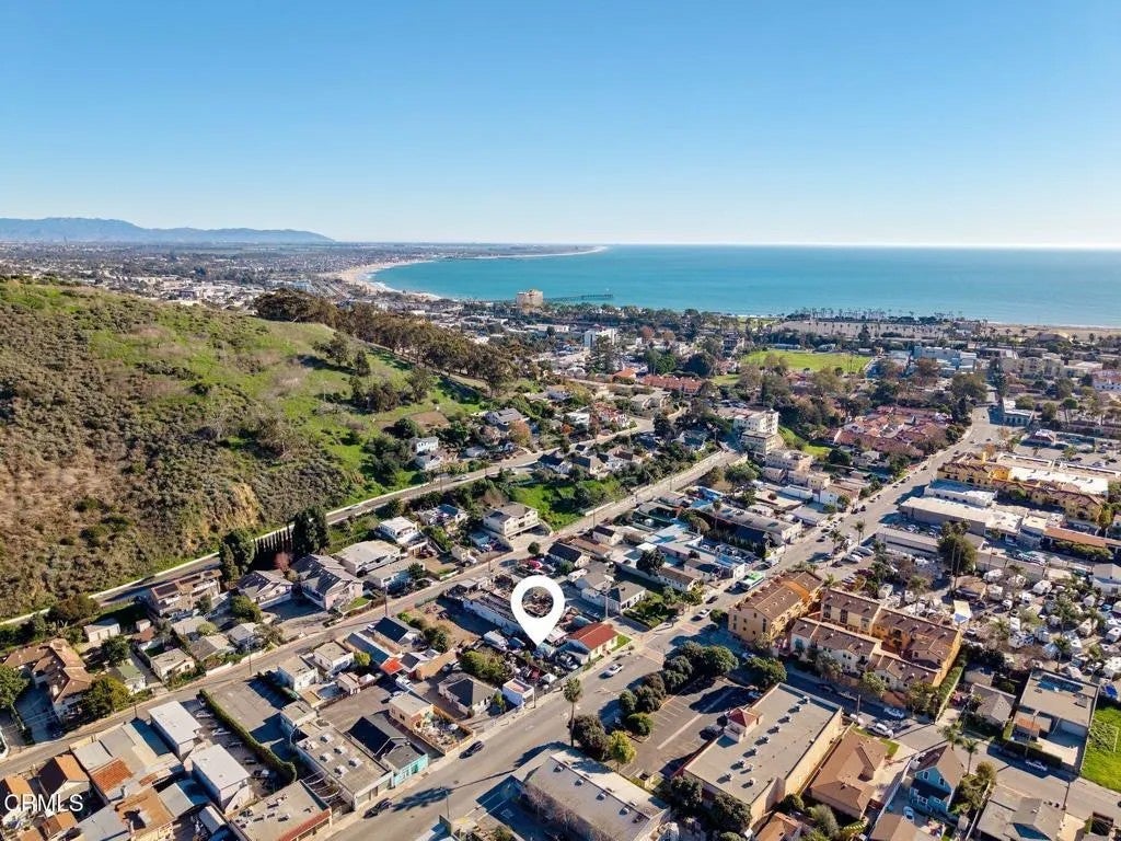 Photo of 320 N Ventura Ave, Ventura, CA 93001 (MLS # V1-33786)