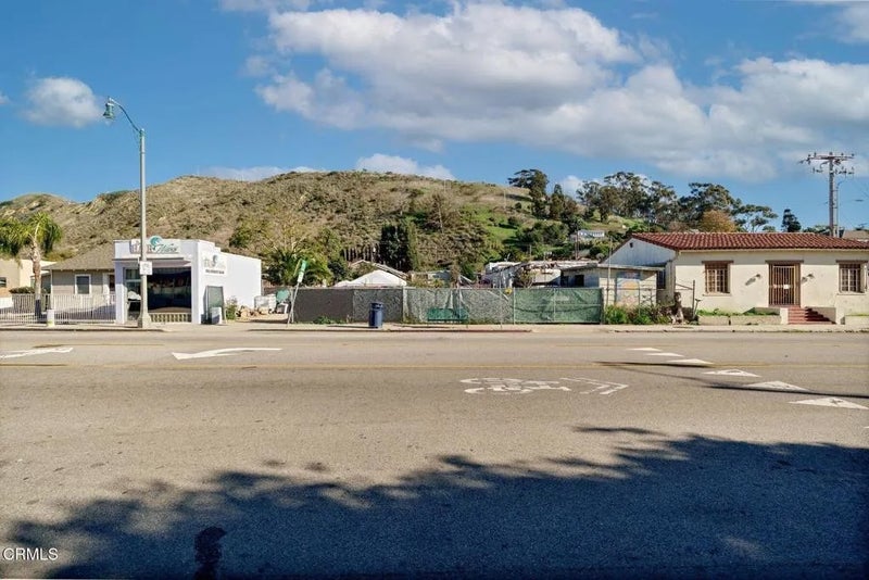 320 N Ventura