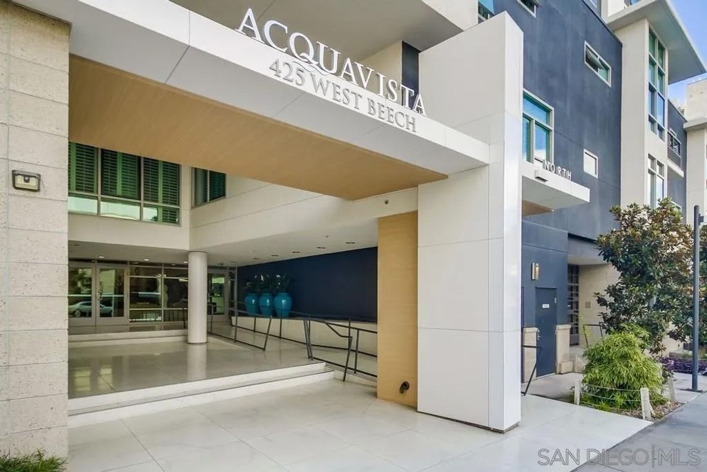 Photo of 425 W Beech St #302, San Diego, CA 92101 (MLS # 250040945)