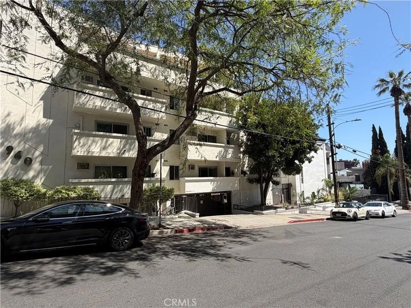960 Larrabee