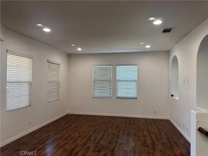 2750 E Oak Hill 12