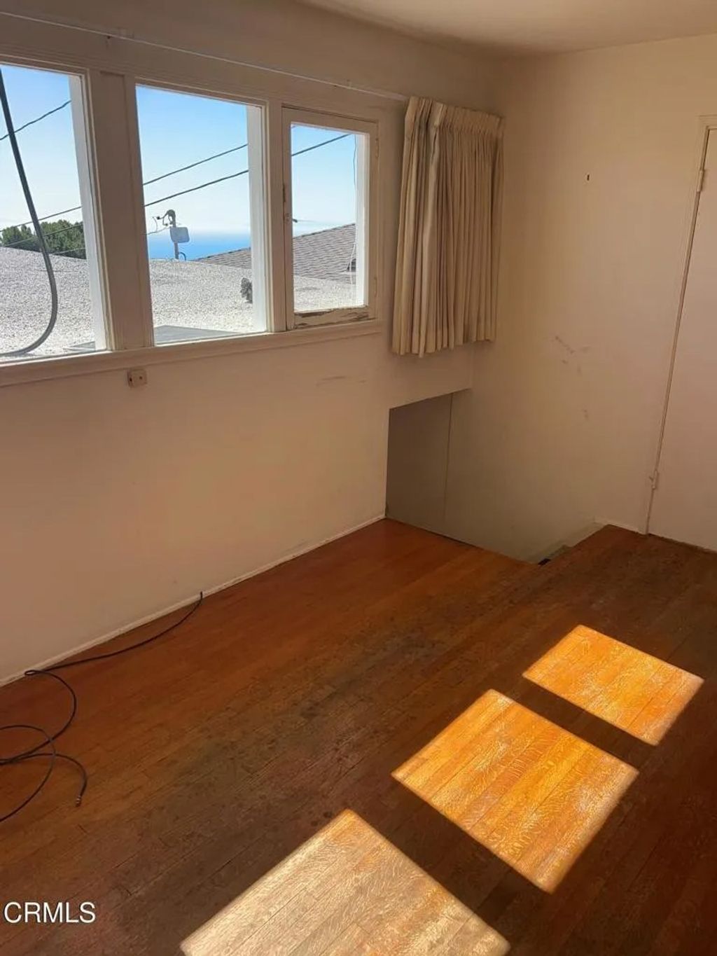 Photo of 329 Mariposa Drive, Ventura, CA 93001 (MLS # V1-33177)