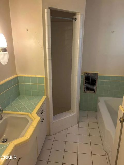 Tiny photo for 329 Mariposa Drive, Ventura, CA 93001 (MLS # V1-33177)