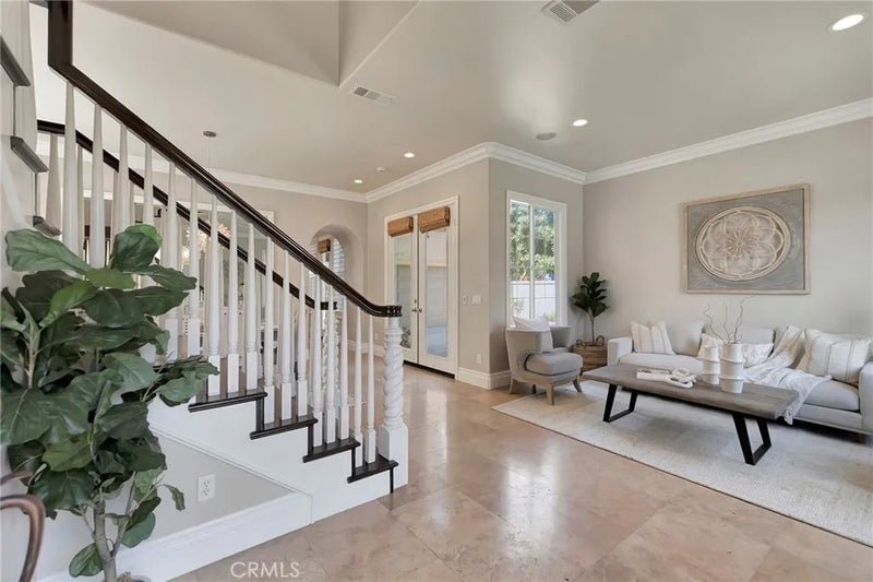6572 Beachview Drive