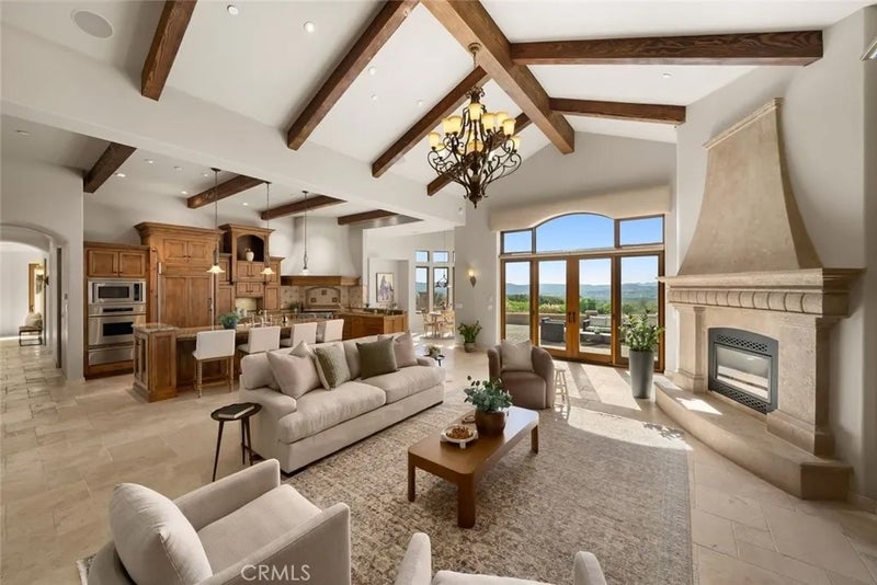 5475 Mira Estrella Court