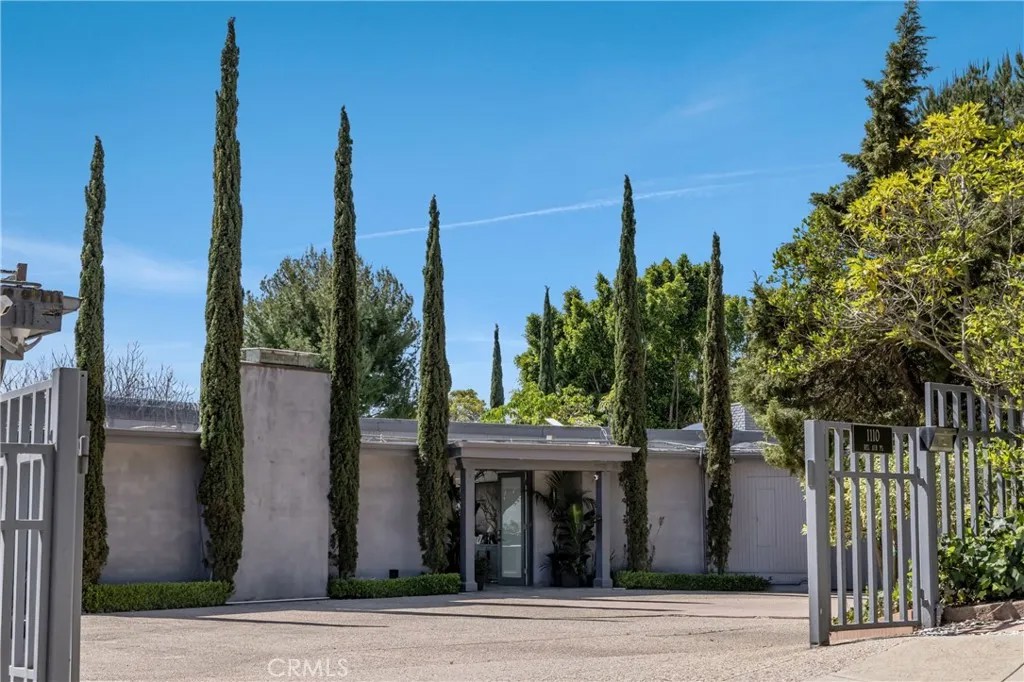 1110 Bel Air Place