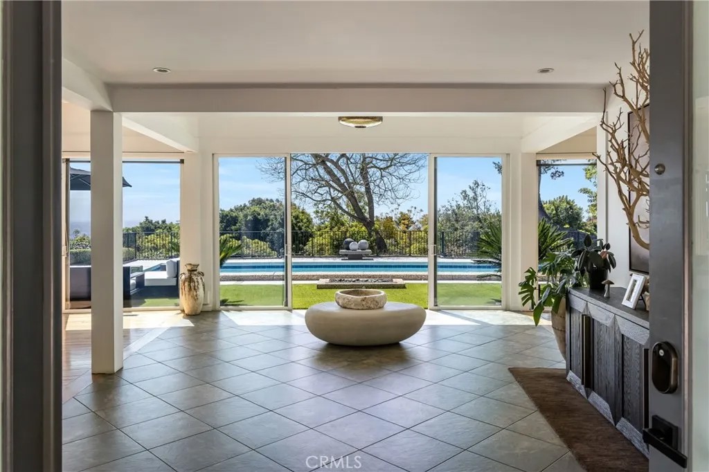1110 Bel Air Place