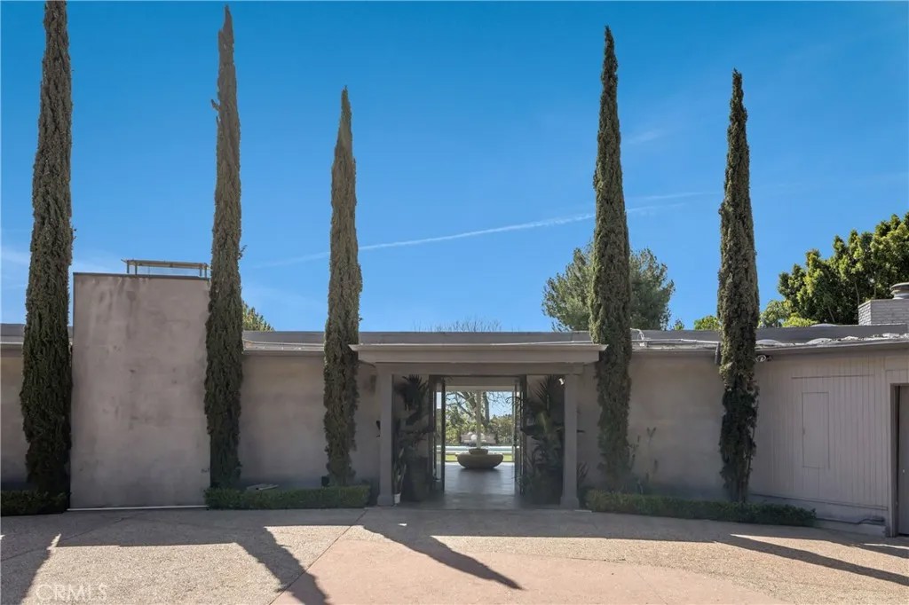 1110 Bel Air Place