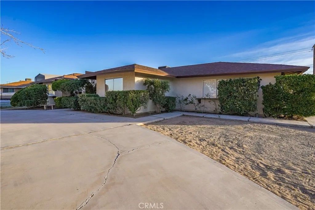 Photo of 27407 Azurite Rd, Barstow, CA 92311 (MLS # IV25278755)