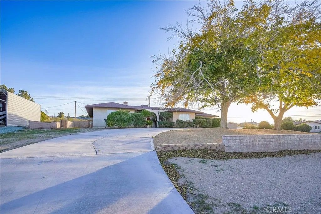 Photo of 27407 Azurite Rd, Barstow, CA 92311 (MLS # IV25278755)