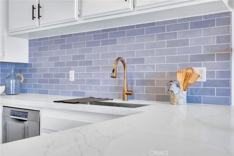 765 W 26th 211