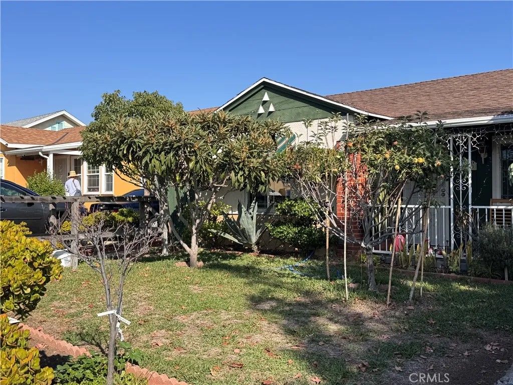 Photo of 1300 S Date Ave, Alhambra, CA 91803 (MLS # OC25252145)