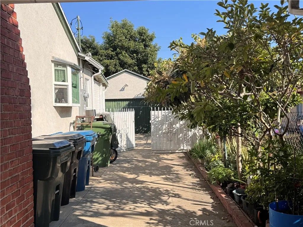 Photo of 1300 S Date Ave, Alhambra, CA 91803 (MLS # OC25252145)