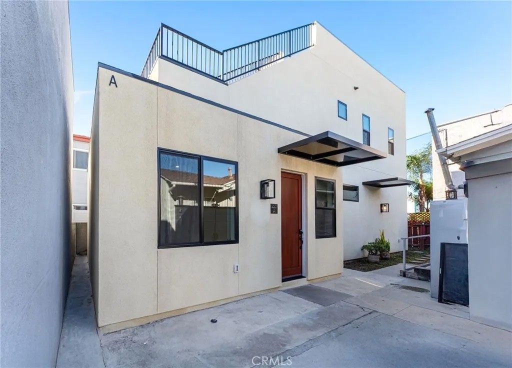 Photo of 2430 E 7th Street, Long Beach, CA 90804 (MLS # CV26025326)