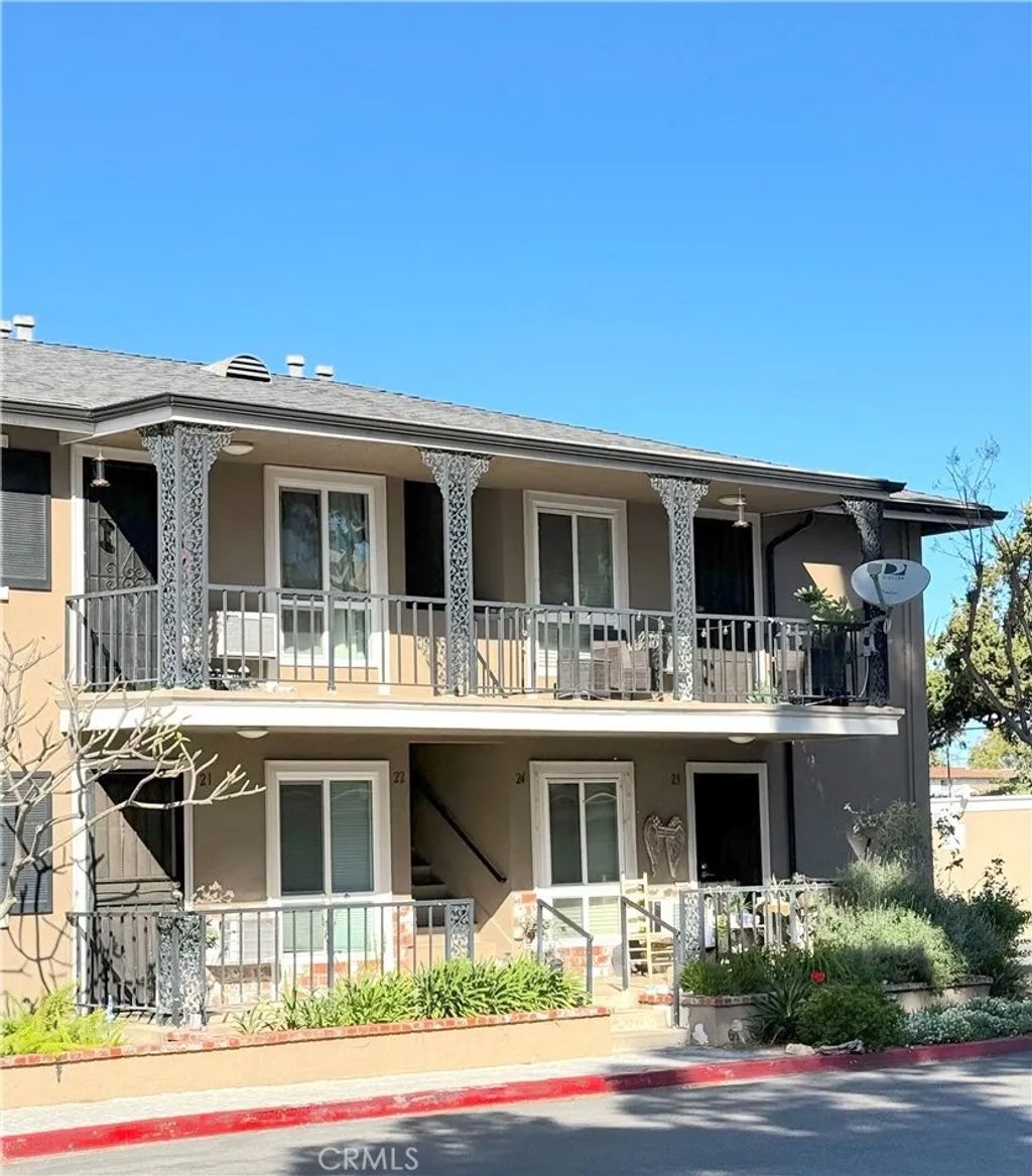 Photo of 660 S Glassell St #24, Orange, CA 92866 (MLS # DW26052060)