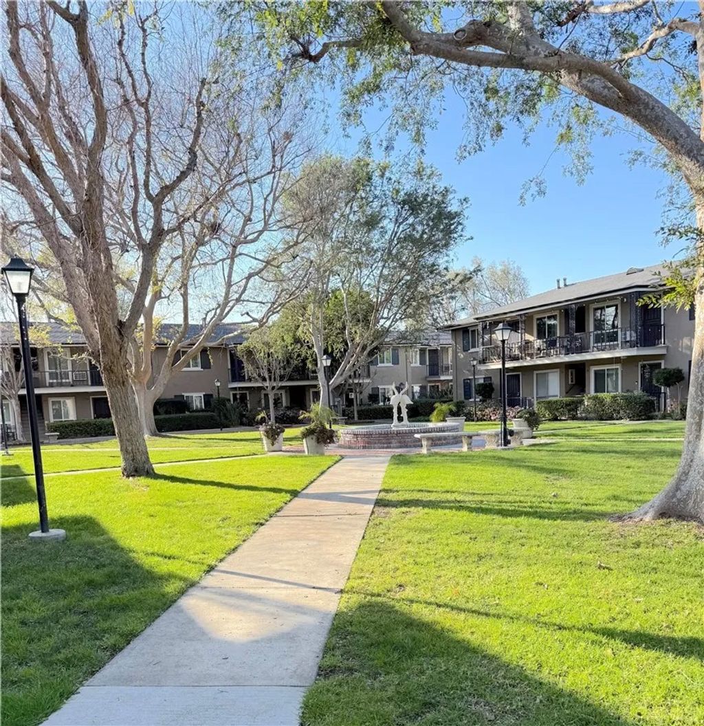 Photo of 660 S Glassell St #24, Orange, CA 92866 (MLS # DW26052060)