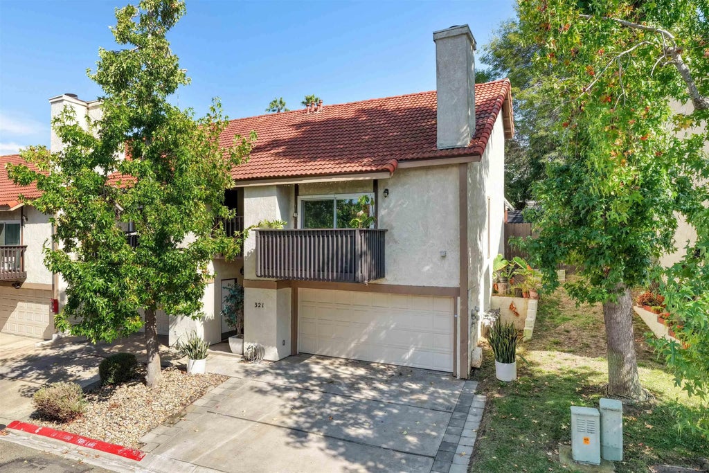 Photo of 321 Windy Ln, Vista, CA 92083 (MLS # 260019835)