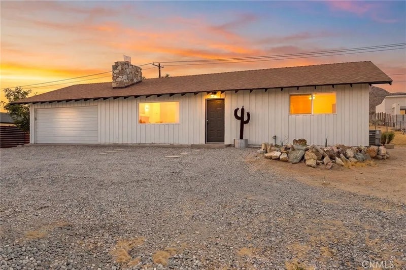 60229 La Mirada Trail