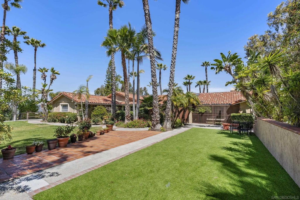 Photo of 6518 Monte Fuego, Rancho Santa Fe, CA 92067 (MLS # 260018890)