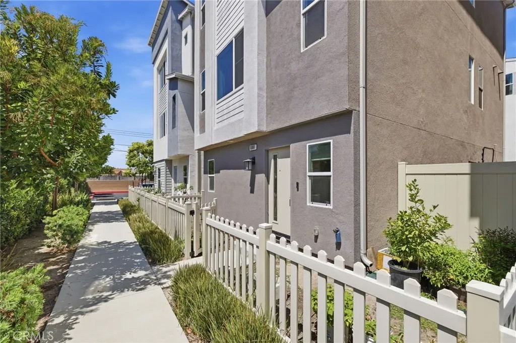 10881 Shoals Place