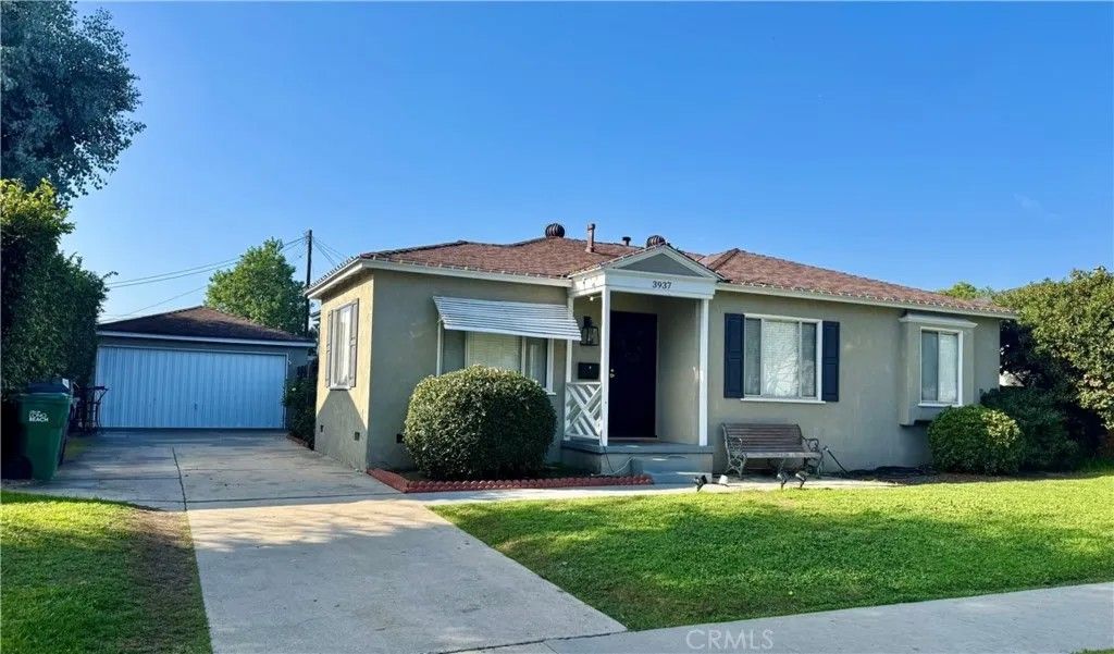 Photo of 3937 Charlemagne Ave, Long Beach, CA 90808 (MLS # DW25277722)