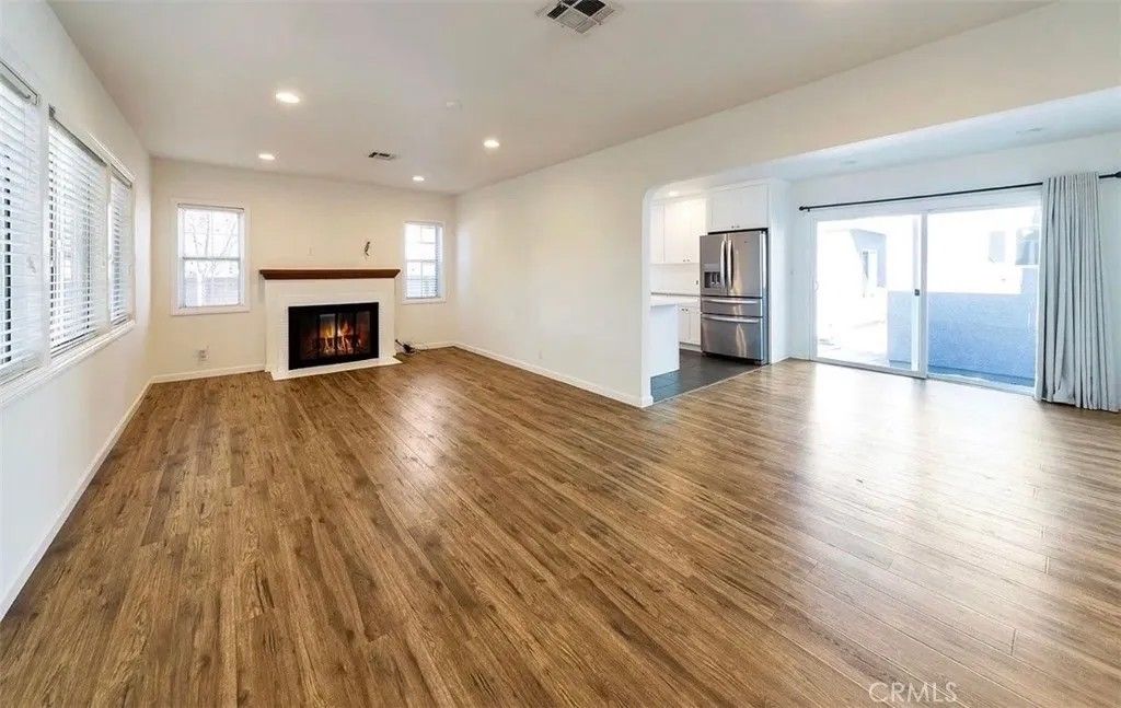 Photo of 11613 Haynes Street, North Hollywood, CA 91606 (MLS # SR26085743)