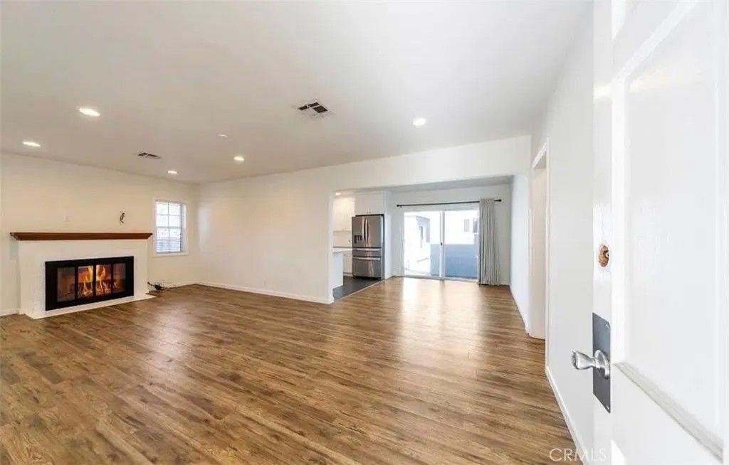 Photo of 11613 Haynes Street, North Hollywood, CA 91606 (MLS # SR26085743)