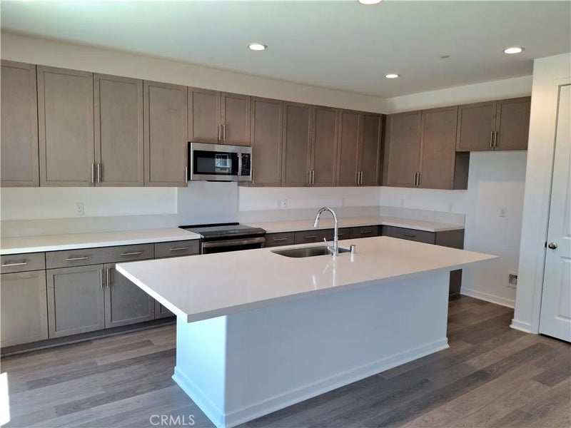 31309 Sutherland Pass