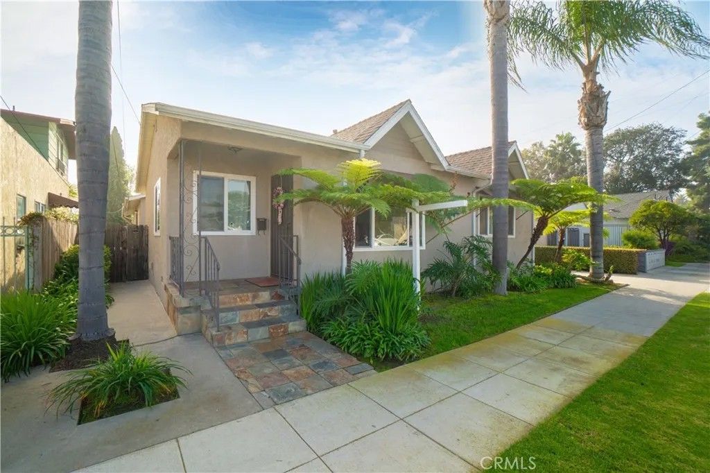 Photo of 4006 E Vermont Street, Long Beach, CA 90814 (MLS # PW25276328)