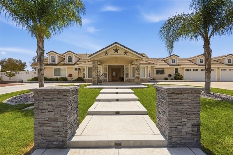 28309 King Apache Circle