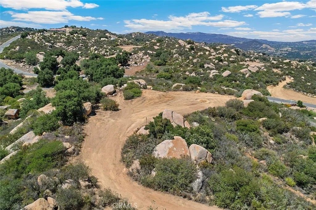 Photo of 42125 Angels Peak Ct, Murrieta, CA 92562 (MLS # SW25157167)