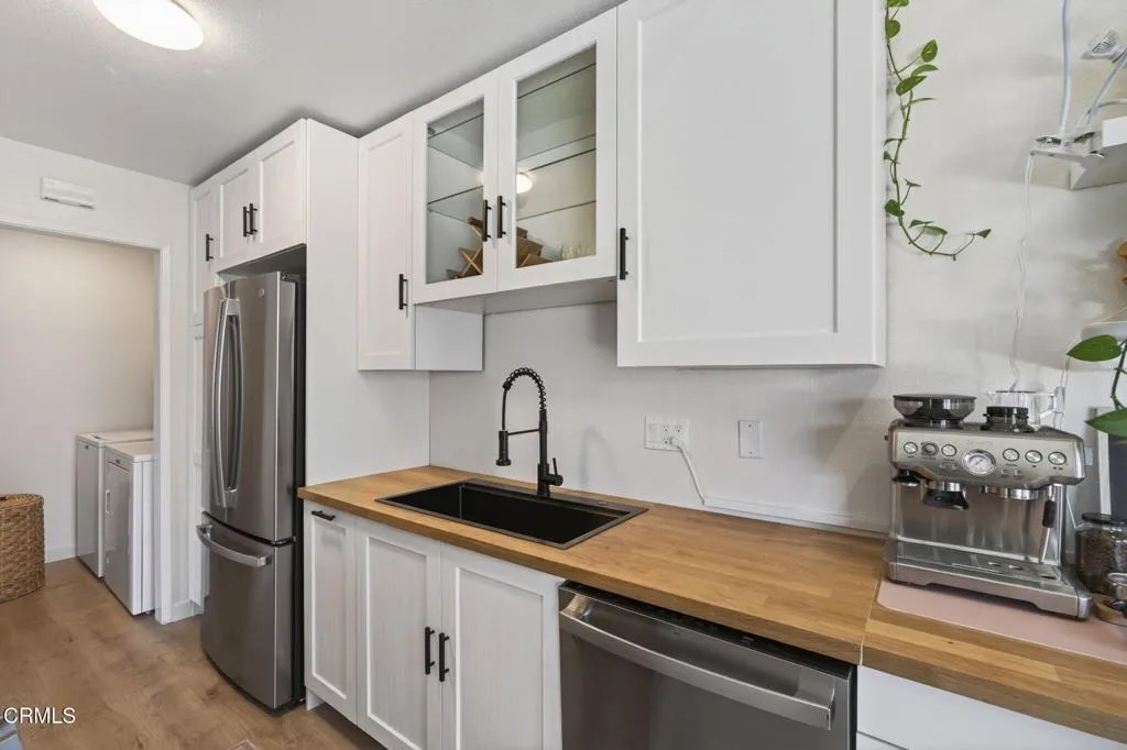 262 W Vineyard Avenue