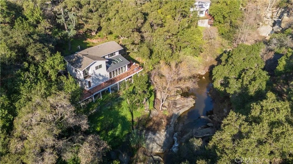 Photo of 330 S Topanga Canyon Blvd, Topanga, CA 90290 (MLS # SR26020308)