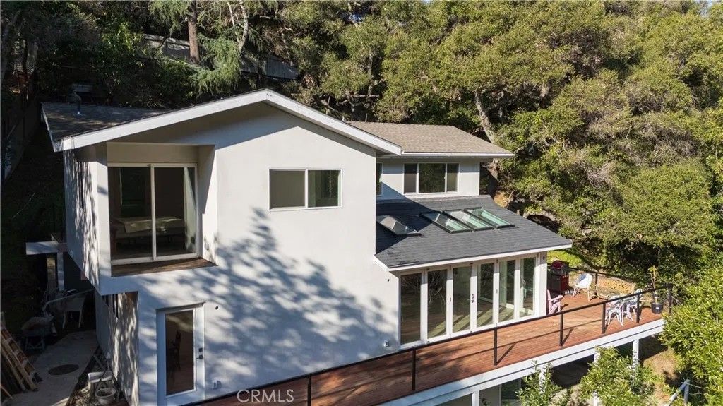 Photo of 330 S Topanga Canyon Blvd, Topanga, CA 90290 (MLS # SR26020308)