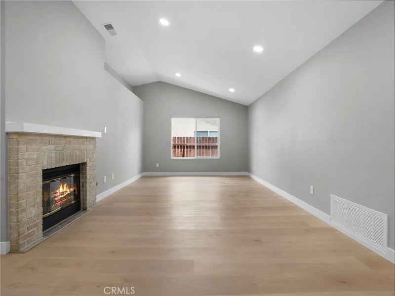 2402 W Sunrise Drive