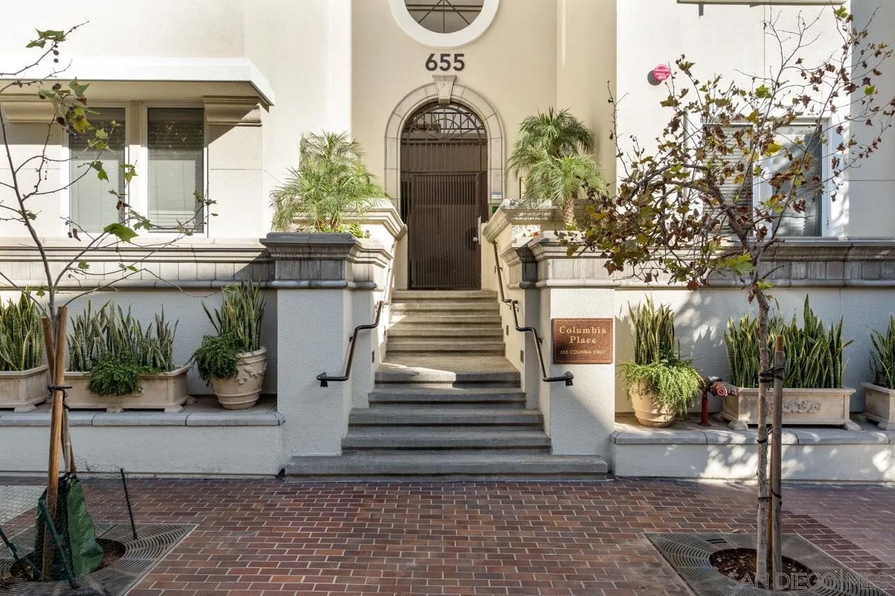 655 Columbia St 108