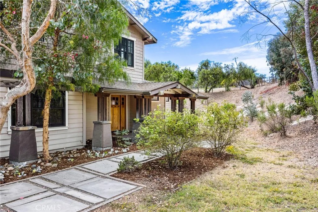 2387 Carpenter Canyon