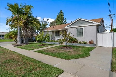 Tiny photo for 6303 Droxford St, Lakewood, CA 90713 (MLS # MB25248245)
