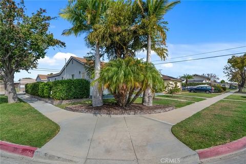 Tiny photo for 6303 Droxford St, Lakewood, CA 90713 (MLS # MB25248245)