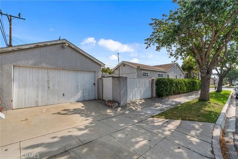 Tiny photo for 6303 Droxford St, Lakewood, CA 90713 (MLS # MB25248245)